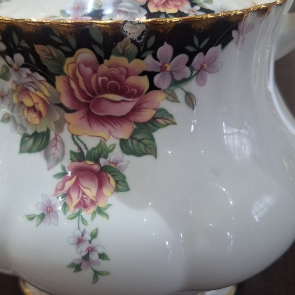 Royal albert concerto teapot have a chip otherwise in great condition - Picture 3 of 8